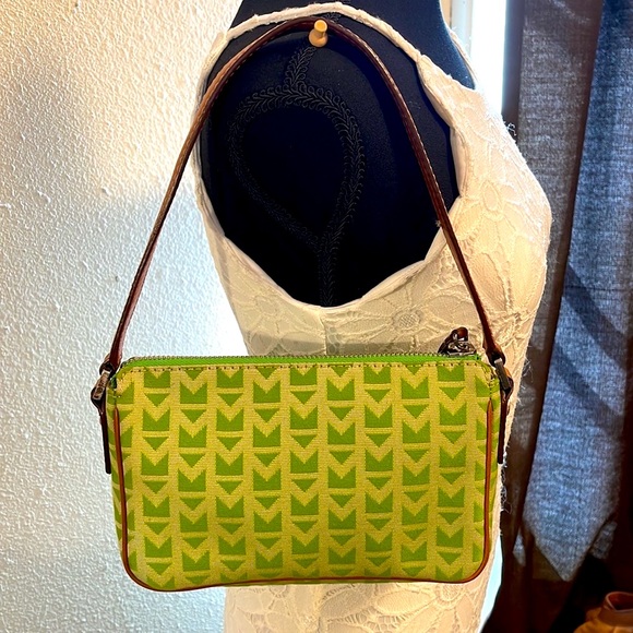 Michael Kors Women Purse in Green - Picture 5 of 13